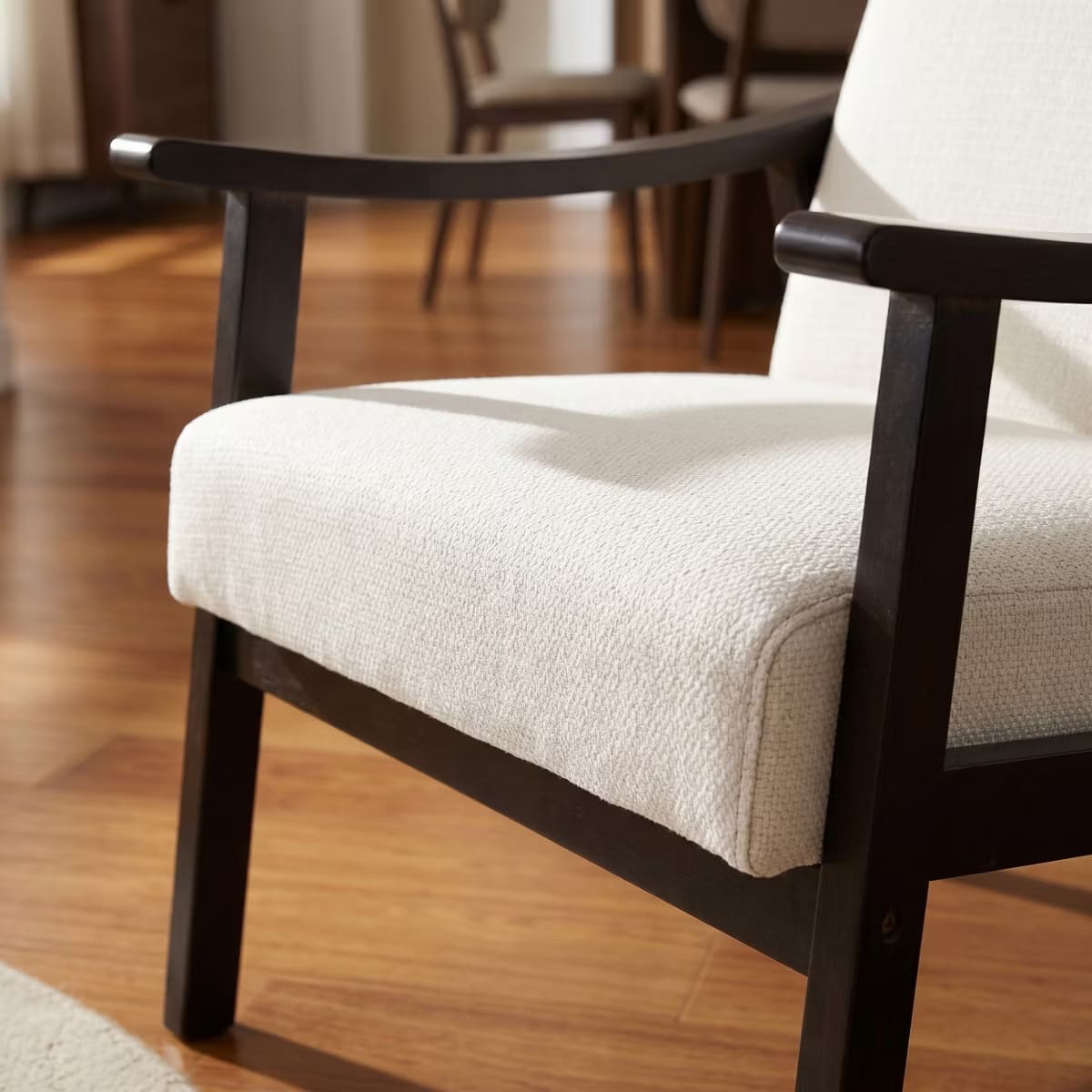 Mid-Century Accent Chair – Solid Rubberwood Frame with Plush Foam Cushion
