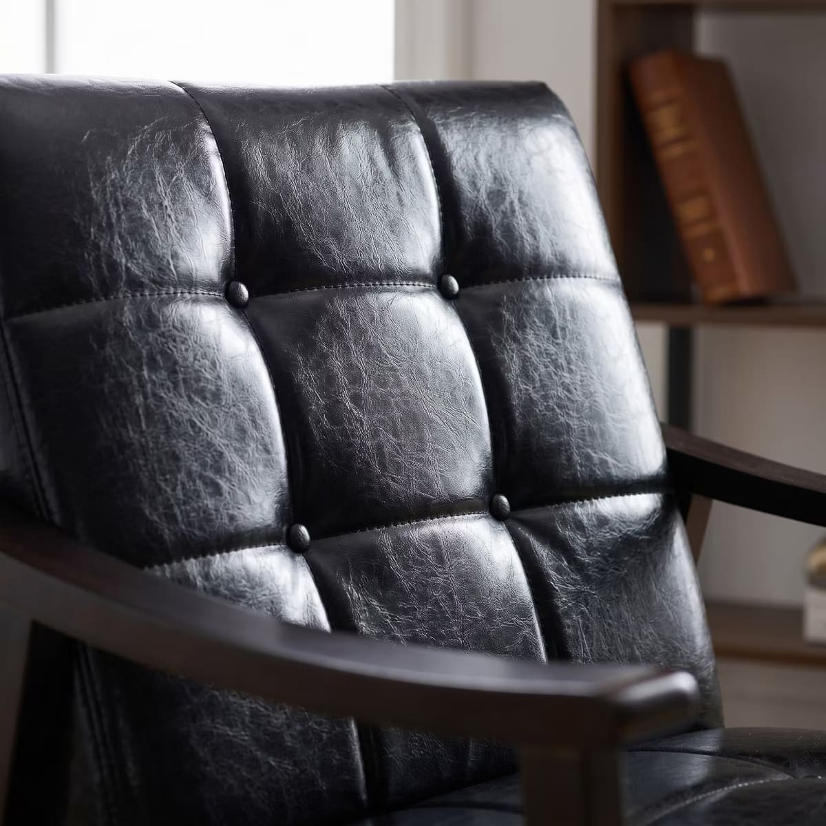 Mid-Century Accent Chair – Solid Rubberwood Frame with Plush Foam Cushion