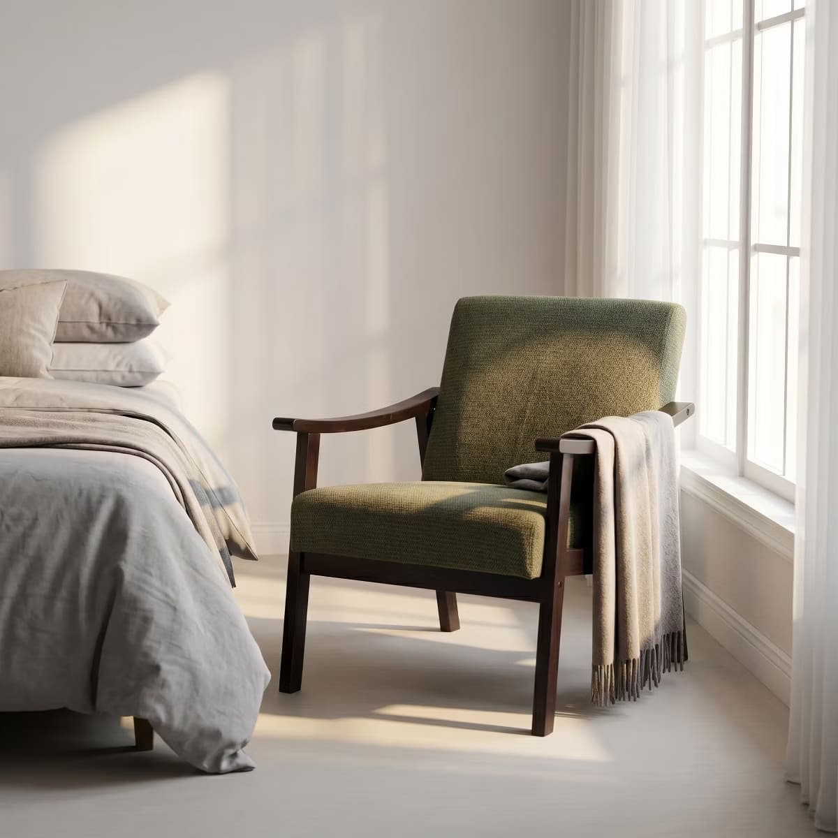 Mid-Century Accent Chair – Solid Rubberwood Frame with Plush Foam Cushion
