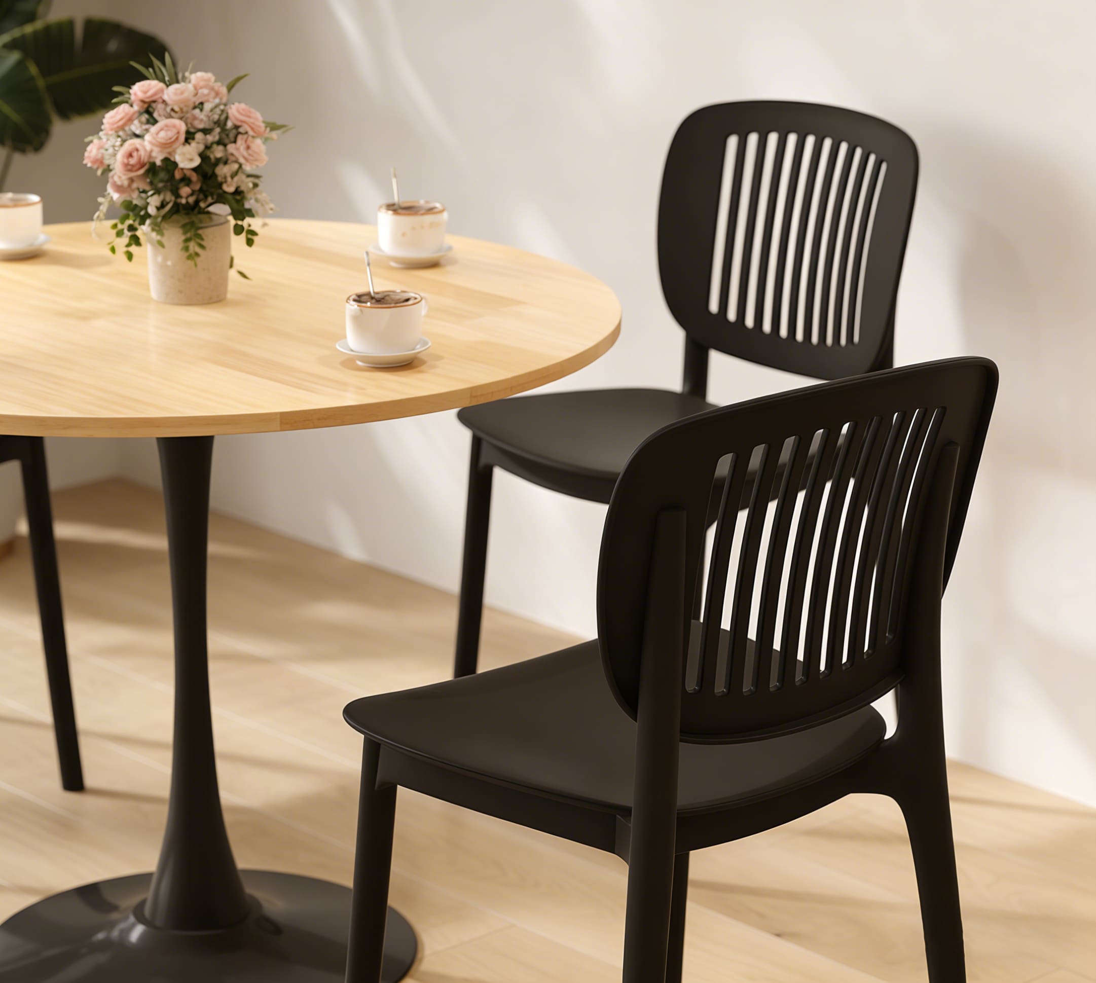 Round White Tulip Dining Table for Apartment & Small Spaces