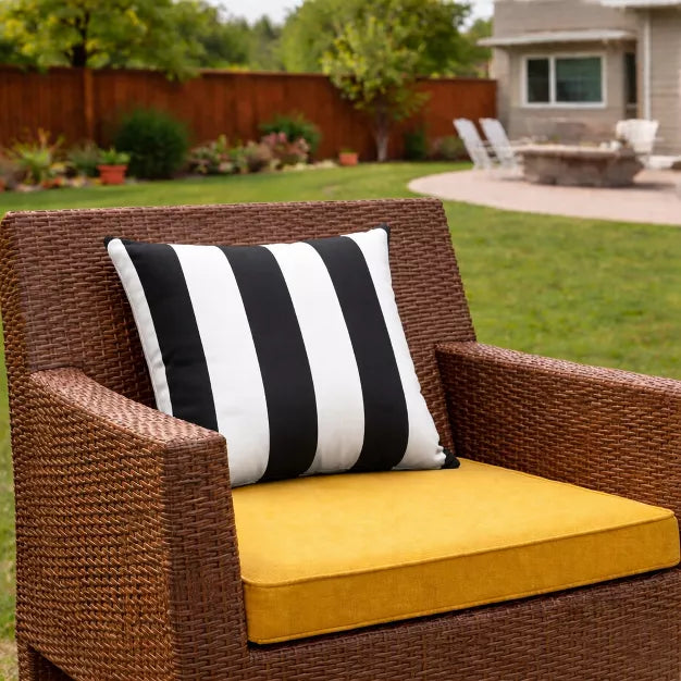 2 Pcs Waterproof Throw Pillows – Fade-Resistant Patio Cushions for Garden, Porch & Poolside